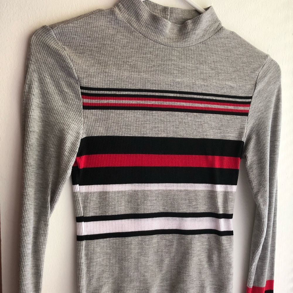 H&M Mock-Neck Crop Top